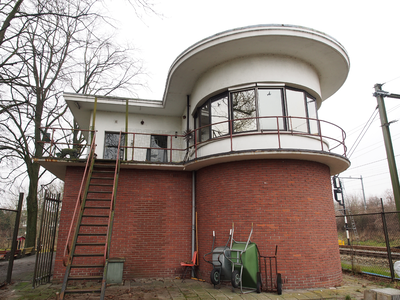 830018 Gezicht op het voormalige seinhuis Blauwkapel aan de Eykmanlaan te Utrecht.
